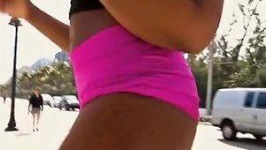 Ebony In Pink Shorts Twerking On The Streets